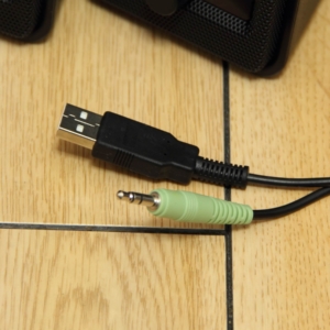 USB A100 マルチメディアスピーカー